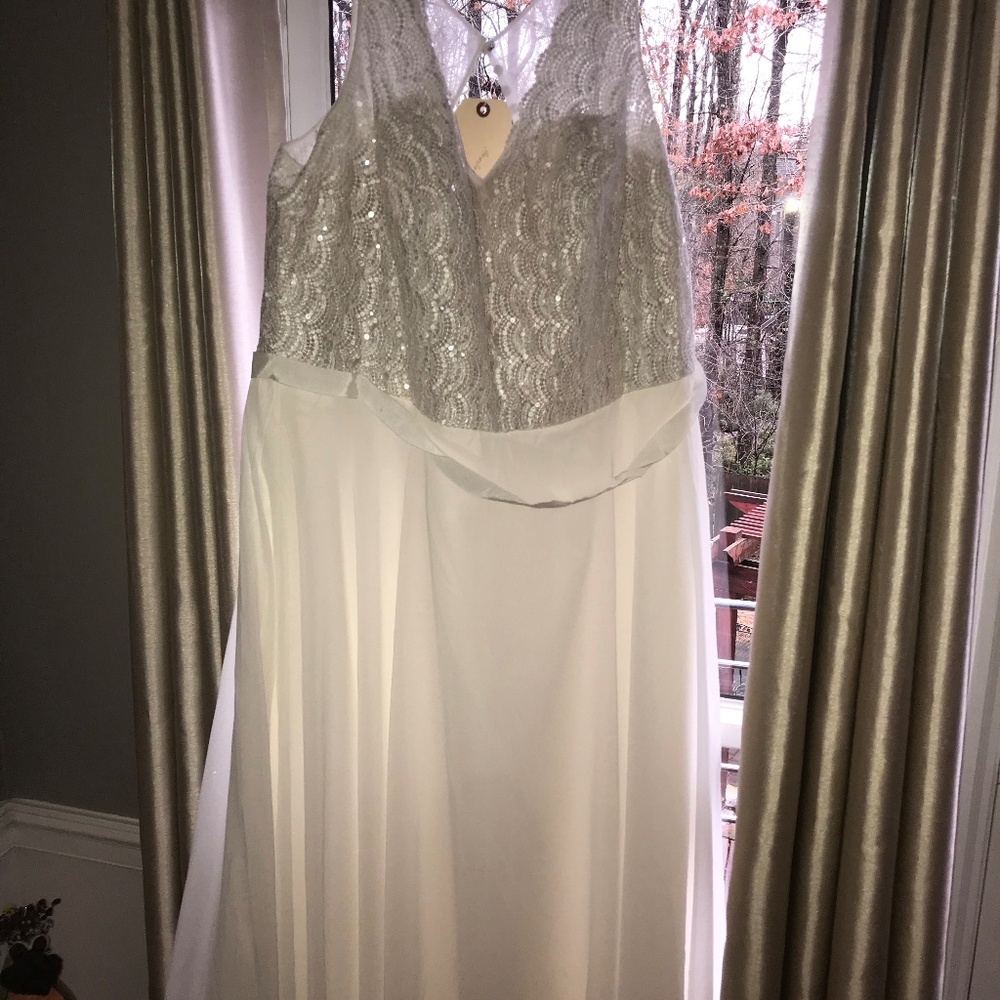 NWT Art-Deco Scalloped Lace Wedding Dress - Picture 5 of 6